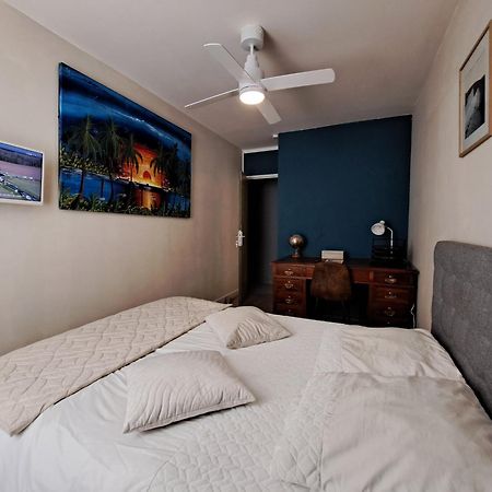 Chambre Spacieuse - Dressing - Sdb Communes - Parking Prive نيم المظهر الخارجي الصورة