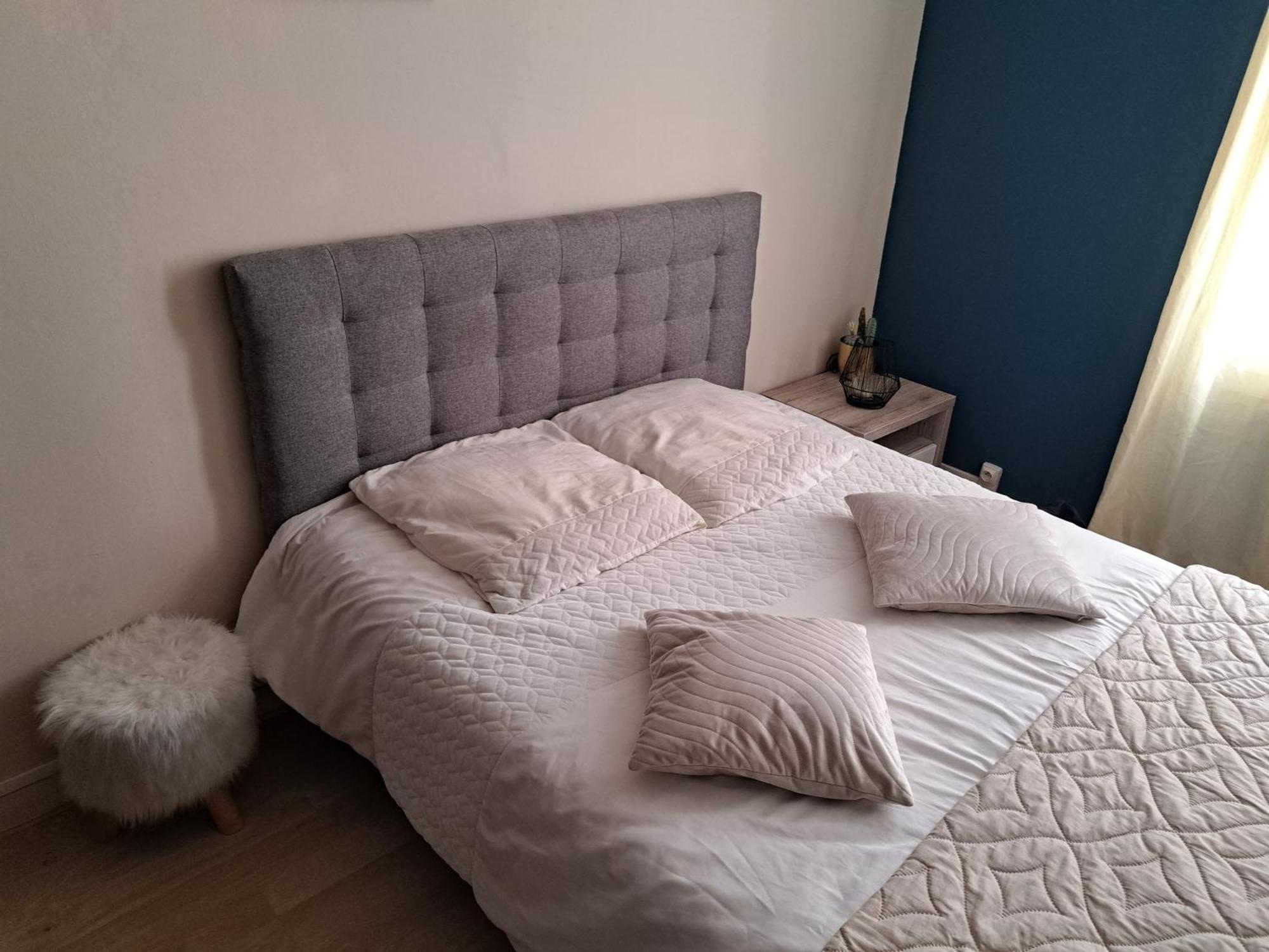 Chambre Spacieuse - Dressing - Sdb Communes - Parking Prive نيم المظهر الخارجي الصورة